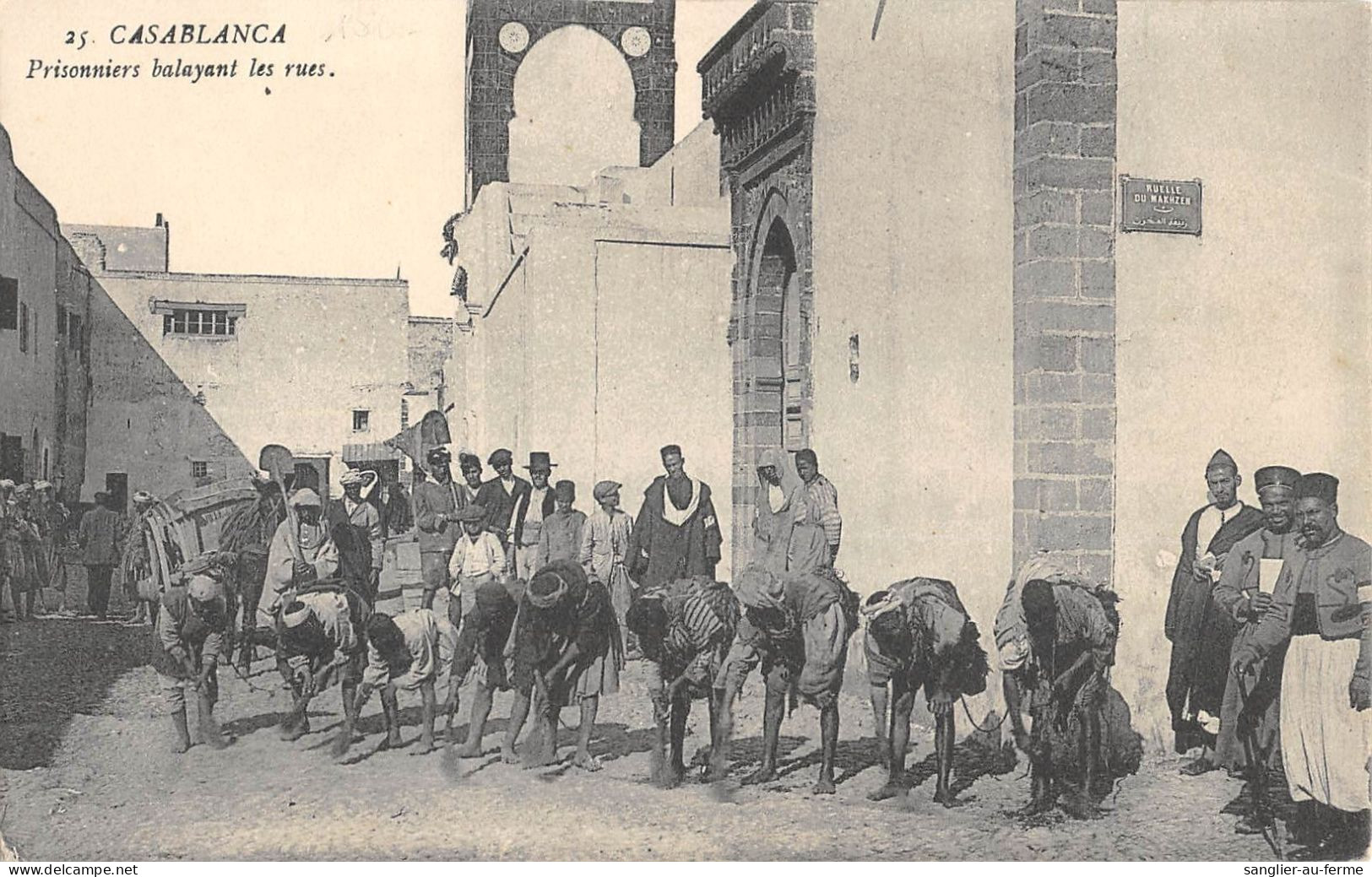 CPA MAROC CASABLANCA PRISONNIERS BALAYANT LES RUES - Casablanca