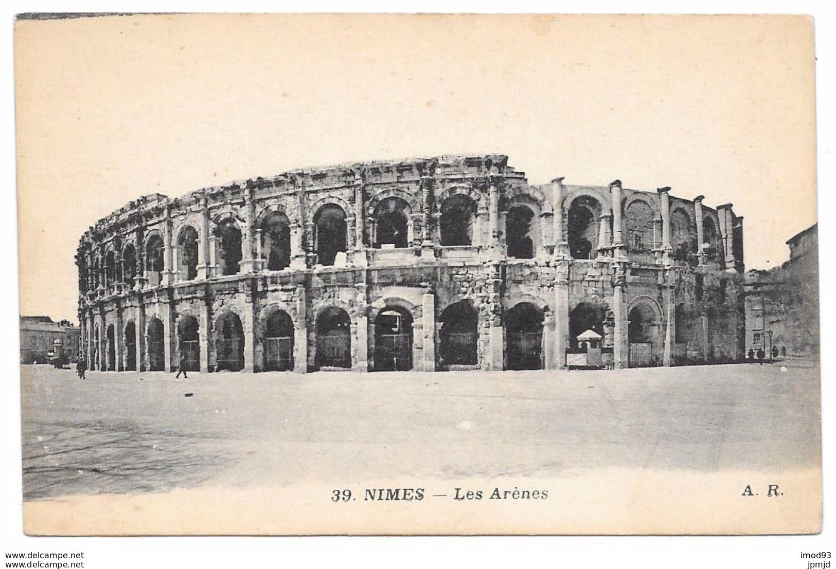 30 - NIMES - Les Arènes - Ed. A.R. N° 39 - Nîmes