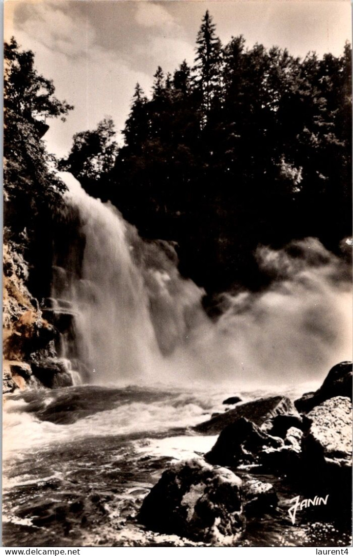 (3 R 11) (older) B/w - France / Suisse Frontière (border) Saut Du Doubs A Viller-le-Lac - Douane