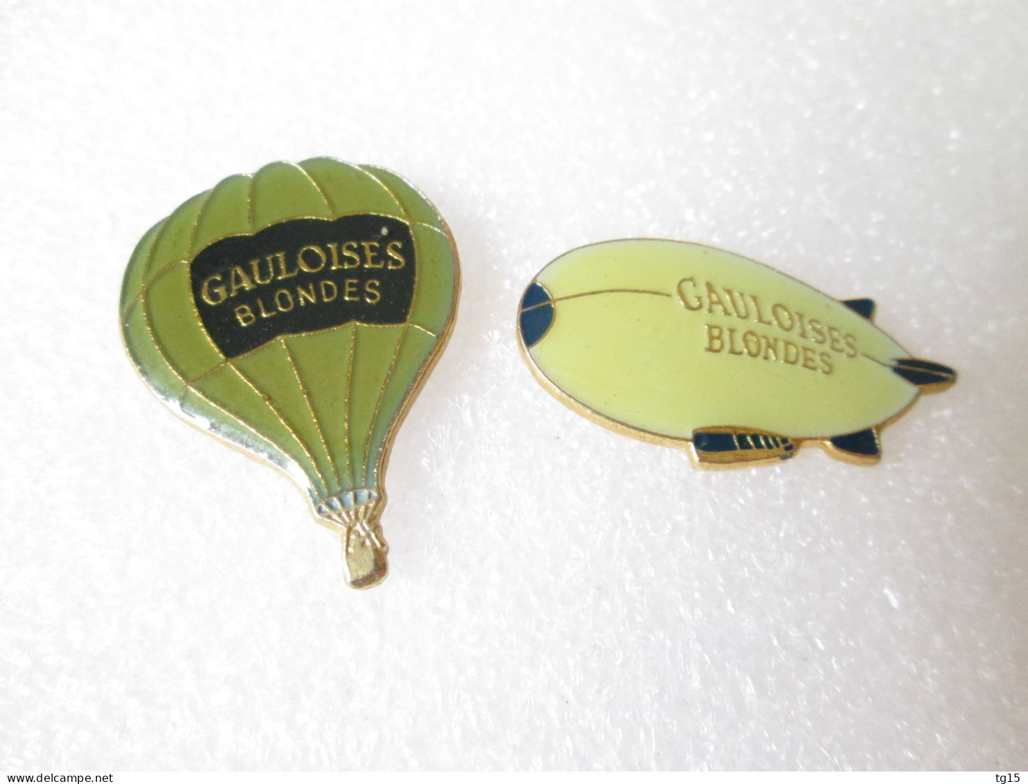 PIN'S    MONTGOLFIERE   BALLON   LOT  2  GAULOISES BLONDES - Luchtballons