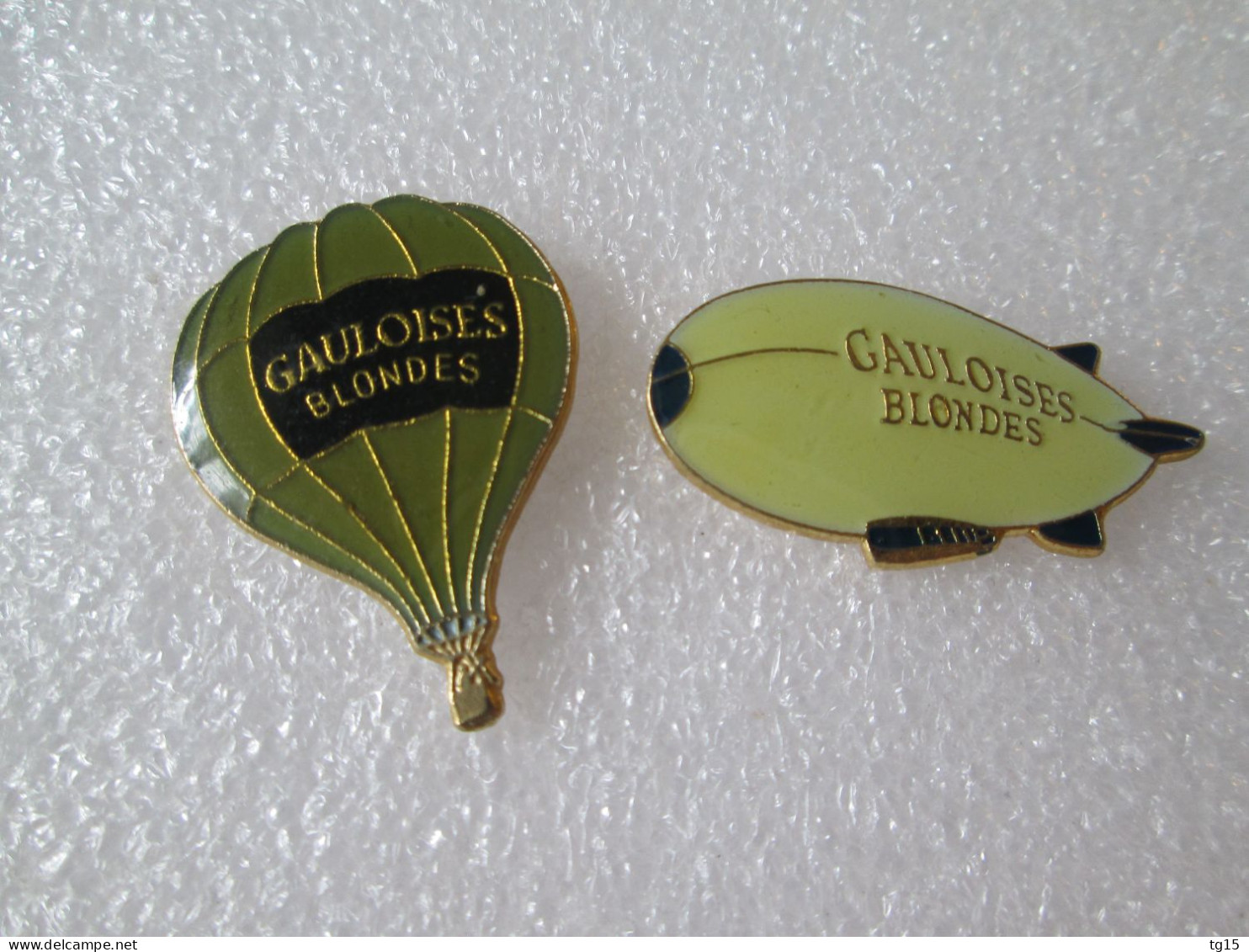 PIN'S    MONTGOLFIERE   BALLON   LOT  2  GAULOISES BLONDES - Luchtballons