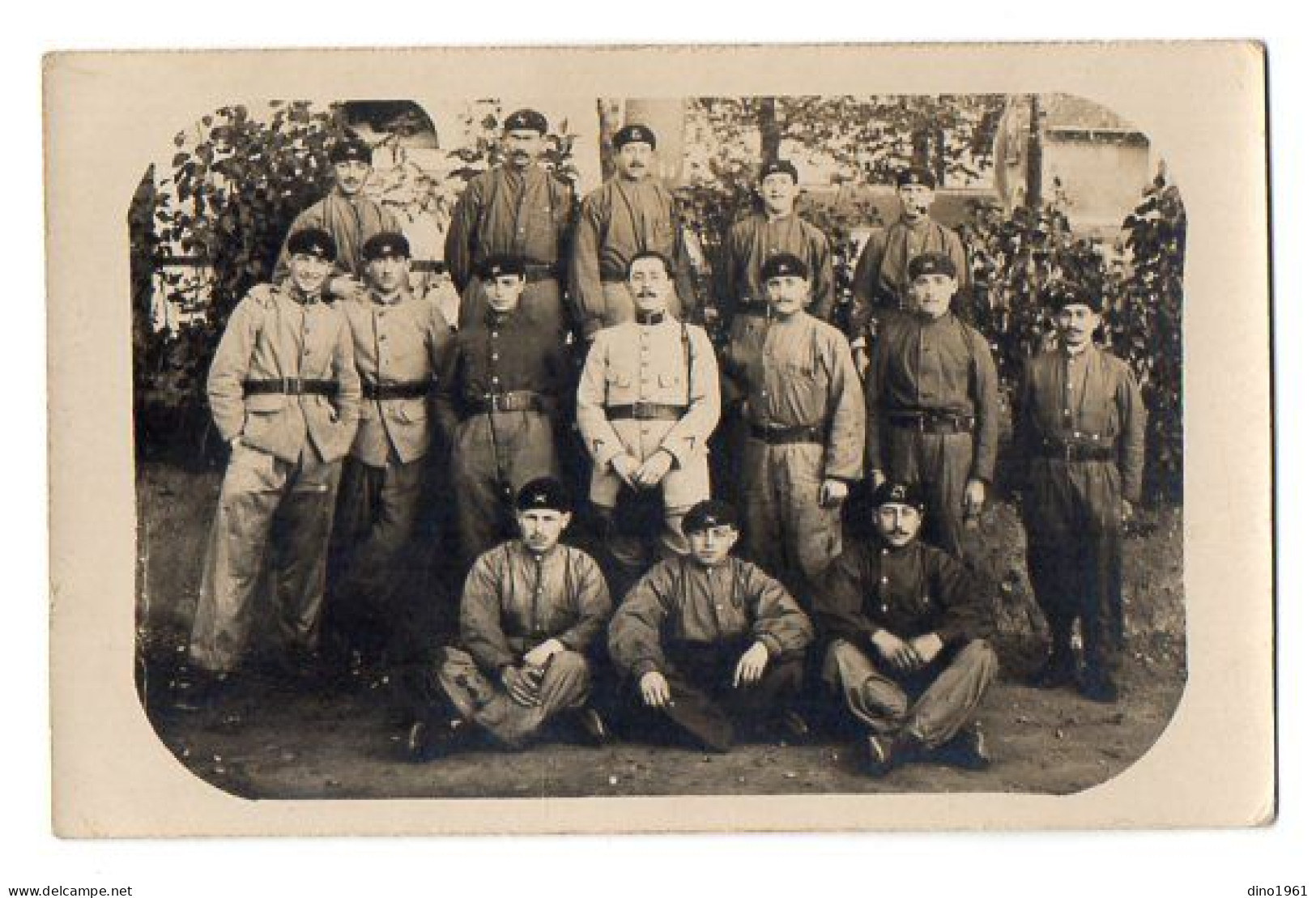 CPA 3378 - MILITARIA - Carte Photo Militaire - RCC - Un Groupe De Tankistes N° 501 Sur Les Cols & Képis - Ausrüstung