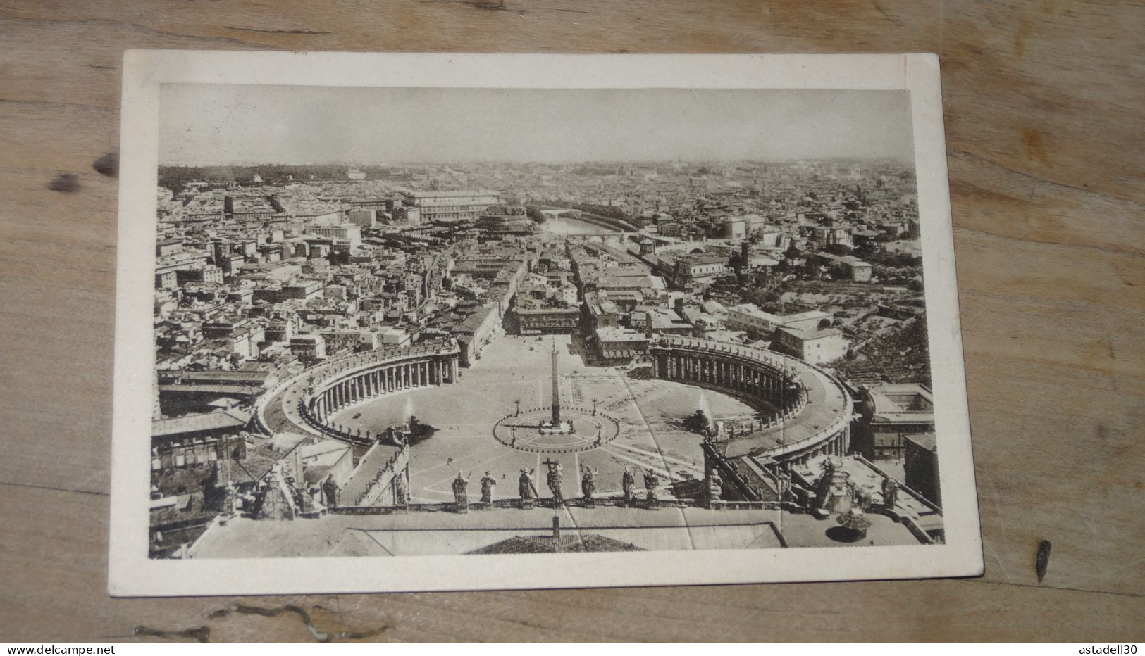 Carte Postale Postée Du VATICAN  ............Boite-2........ 64 - Lettres & Documents