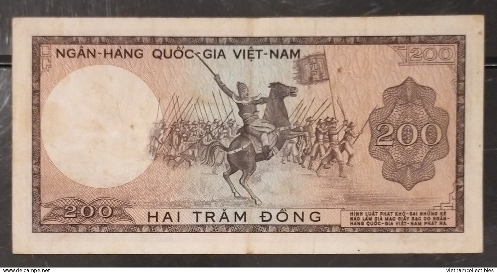 South Viet Nam Vietnam 200 Dông VF Banknote Note 1966 - P#20a (watermark Of Dragon's Head) / 02 Photos - Viêt-Nam