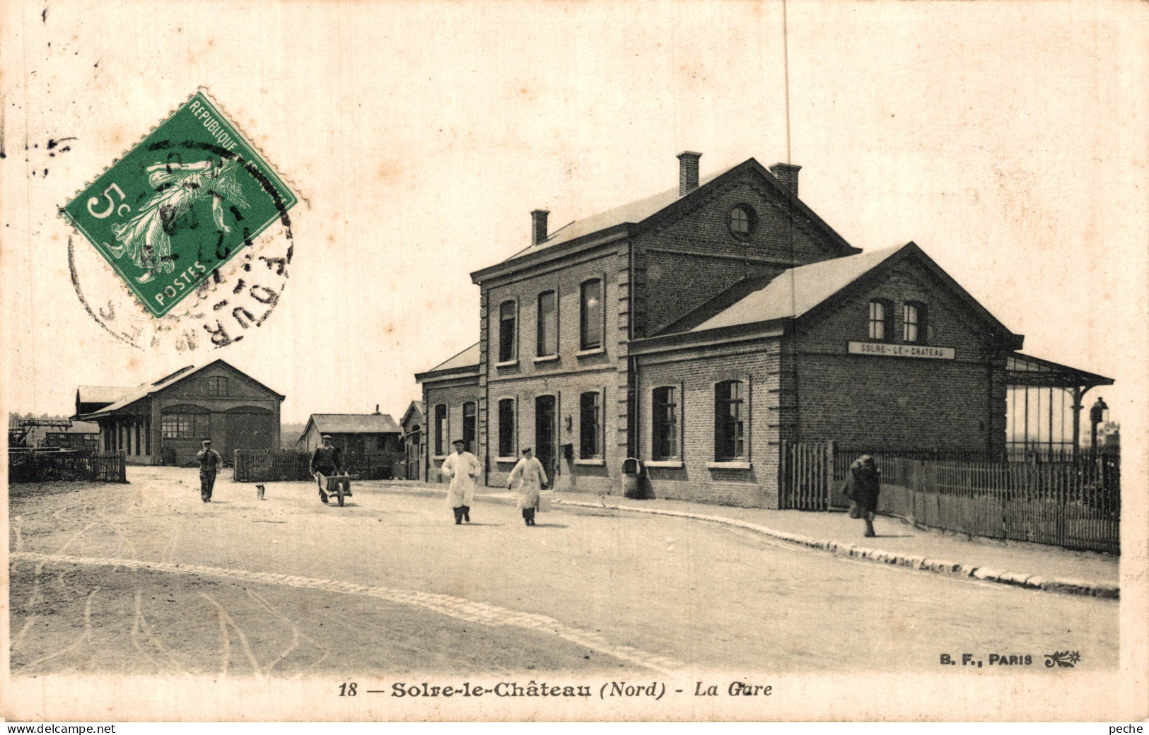 N°105027 -cpa Solre Le Château -la Gare- - Solre Le Chateau