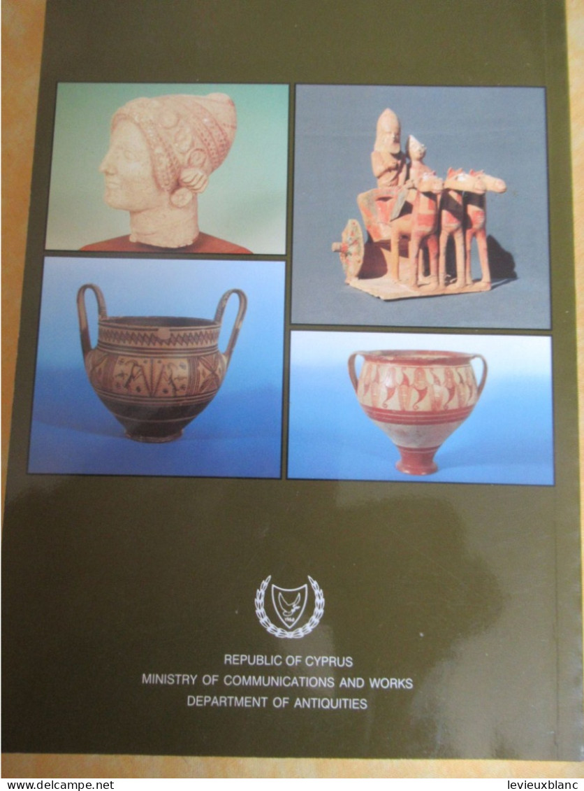 Livret de présentation / A Guide  to the LARNAKA District   MUSEUM/ Flourentzos/ Nicosie/CHYPRE /1996      PCG525