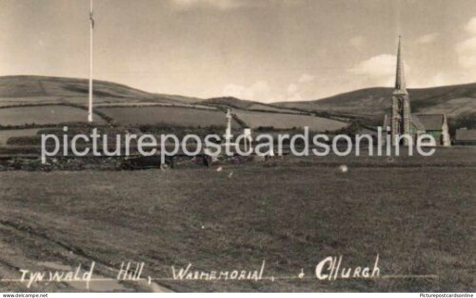 TYNWALD HILL WAR MEMORIAL AND CHURCH OLD R/P POSTCARD ISLE OF MAN - Isle Of Man