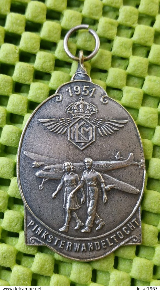 Medaille : 25 Km , K.L.M Pinksterwandeltocht 1951., Medal Award KLM - Foto's  For Condition.(Originalscan !!) - Profesionales/De Sociedad