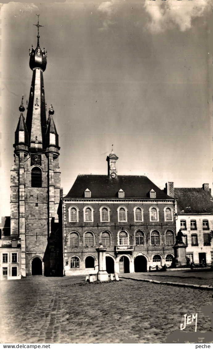 N°105085 -cpsm Solre Le Château -hôtel De Ville Et église- - Solre Le Chateau