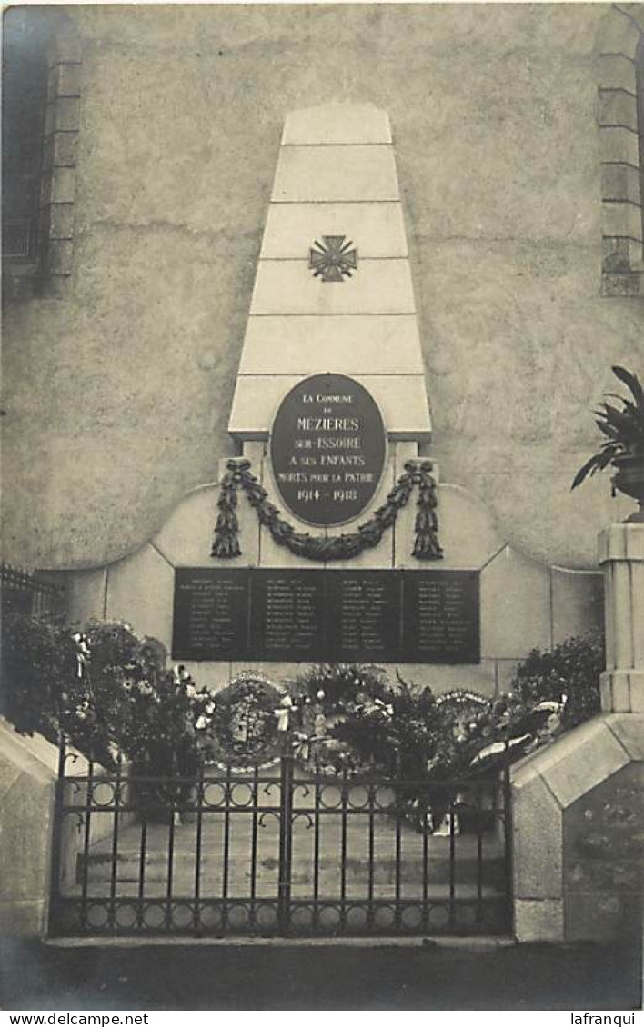 Themes Div-ref RR760-carte Photo Monument Aux Morts Guerre 1914-18- Monument Mezieres Sur Issoire -haute Vienne - Meziere Sur Issoire