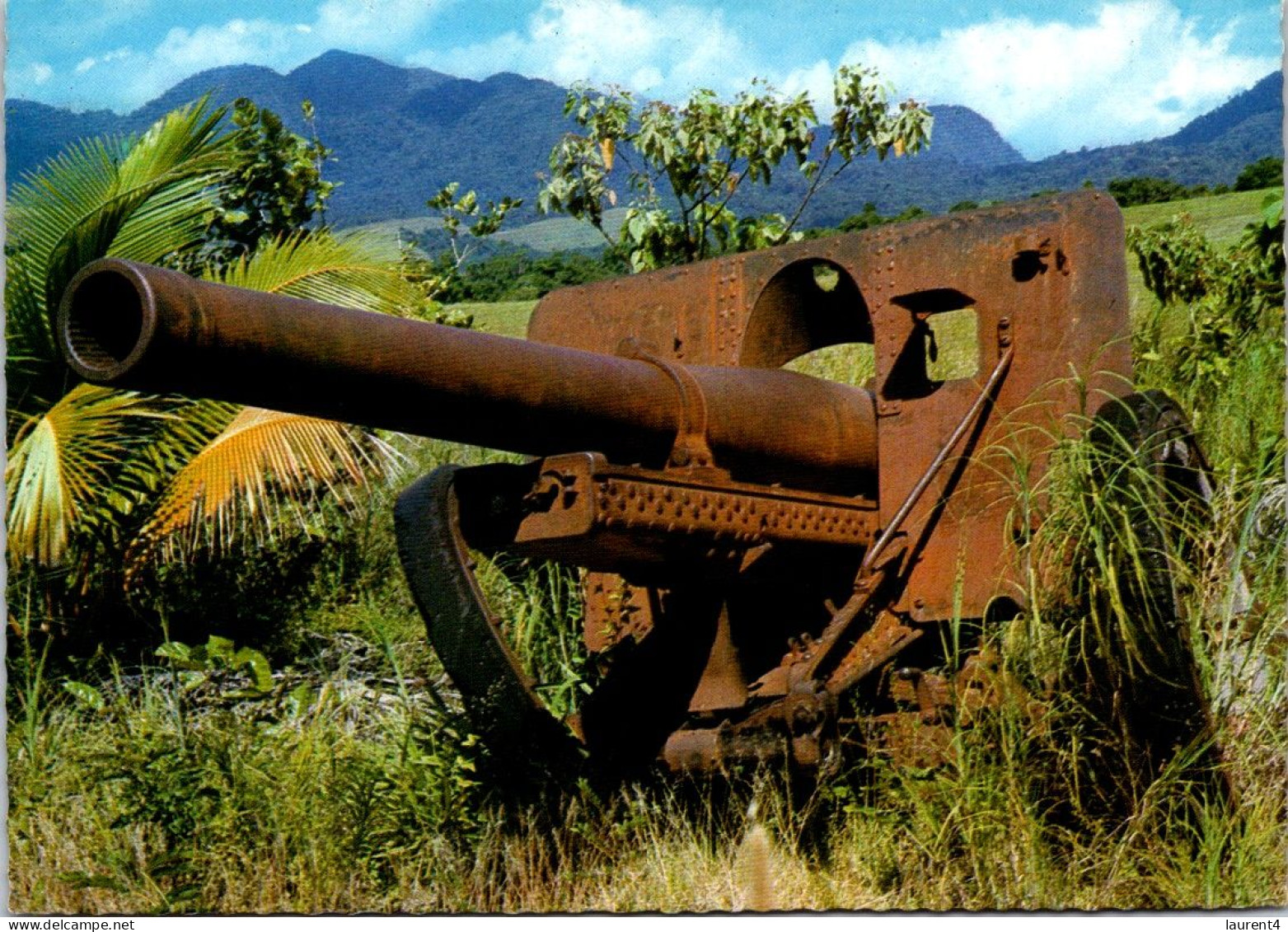 (3 R 20) WWII Japanese Field Gun (antic) - In Solomon Islands - Guadalcanal Island - Salomon