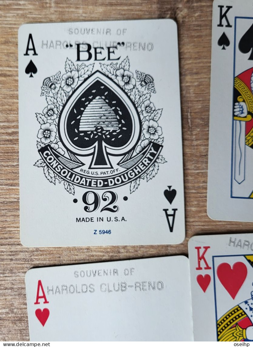Jeu De Cartes 54 Cartes à Jouer Bee Cambric Finish N°92 Pub Souvenir HAROLDS CLUB Reno Nevada USA Playing Card Co Casino - 54 Cartas