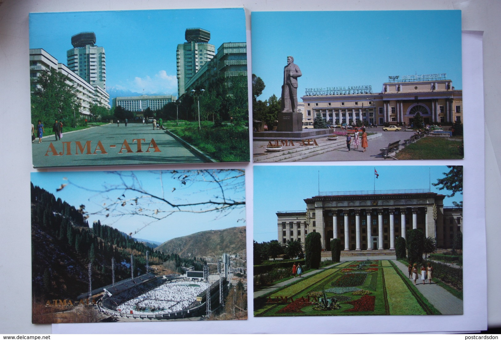 KAZAKHSTAN. ALMATY Capital. Complete Set. 18 Postcards Lot.1987 Airport, Stade, Railway Station, Lernin Monument - Kasachstan