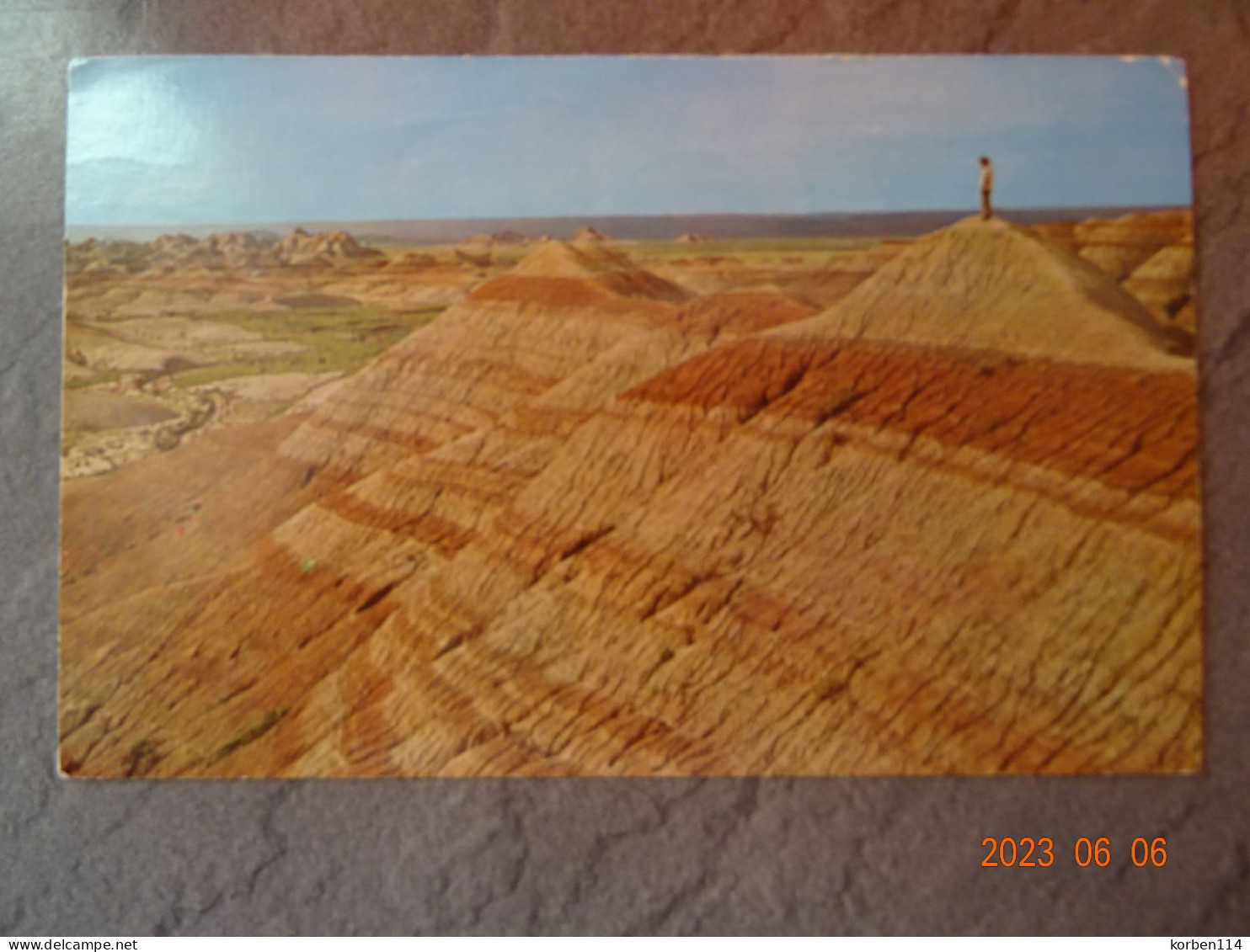 THESE BUTTES IN BADLANDS NATIONAL MONUMENT - Altri & Non Classificati