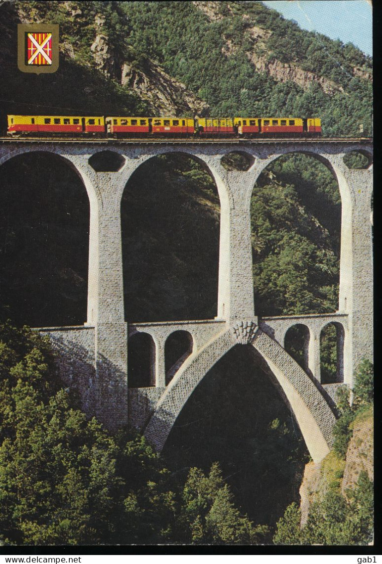 Le Petit Train Jaune Sur Le Pont Sejourne - Ouvrages D'Art