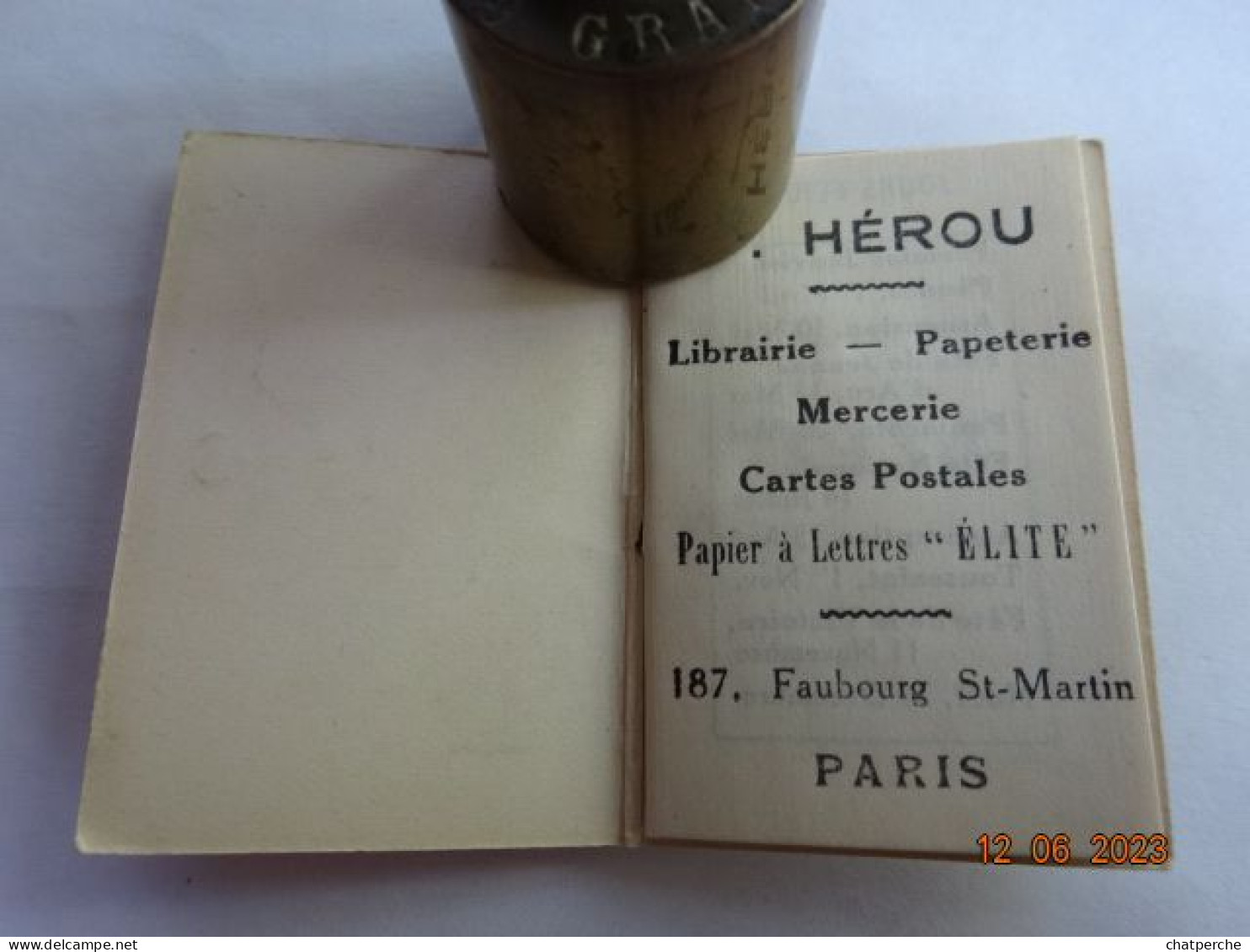 CALENDRIER 1934 POT DE FLEURS ROSES P. HEROU LIBRAIRIE PARIS - Petit Format : 1921-40