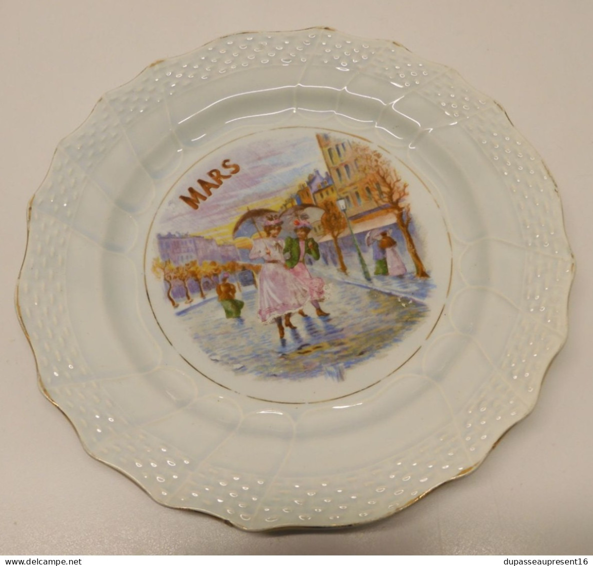 -ASSIETTE A DESSERT CERAMIQUE SAINT AMAND HAMAGE ANCIENNE MOIS de MARS XXe   E