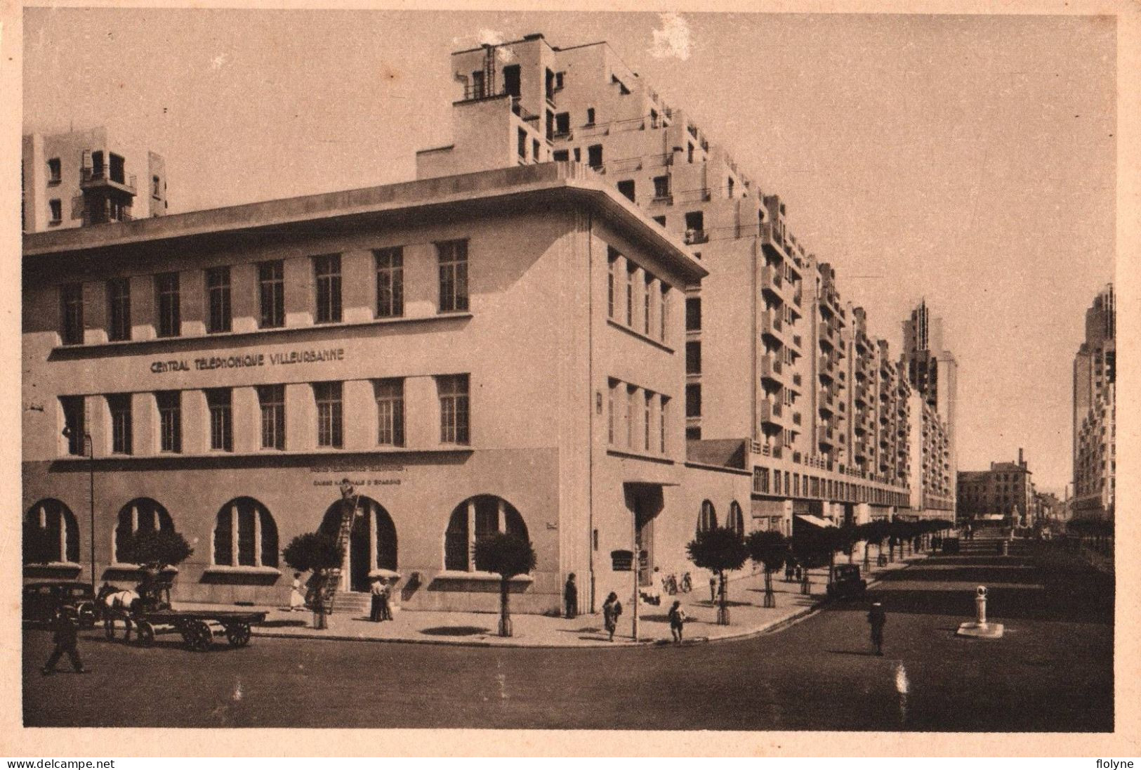 Villeurbanne - Le Centre Postal Vu Du Perron De La Mairie - Ptt - Villeurbanne