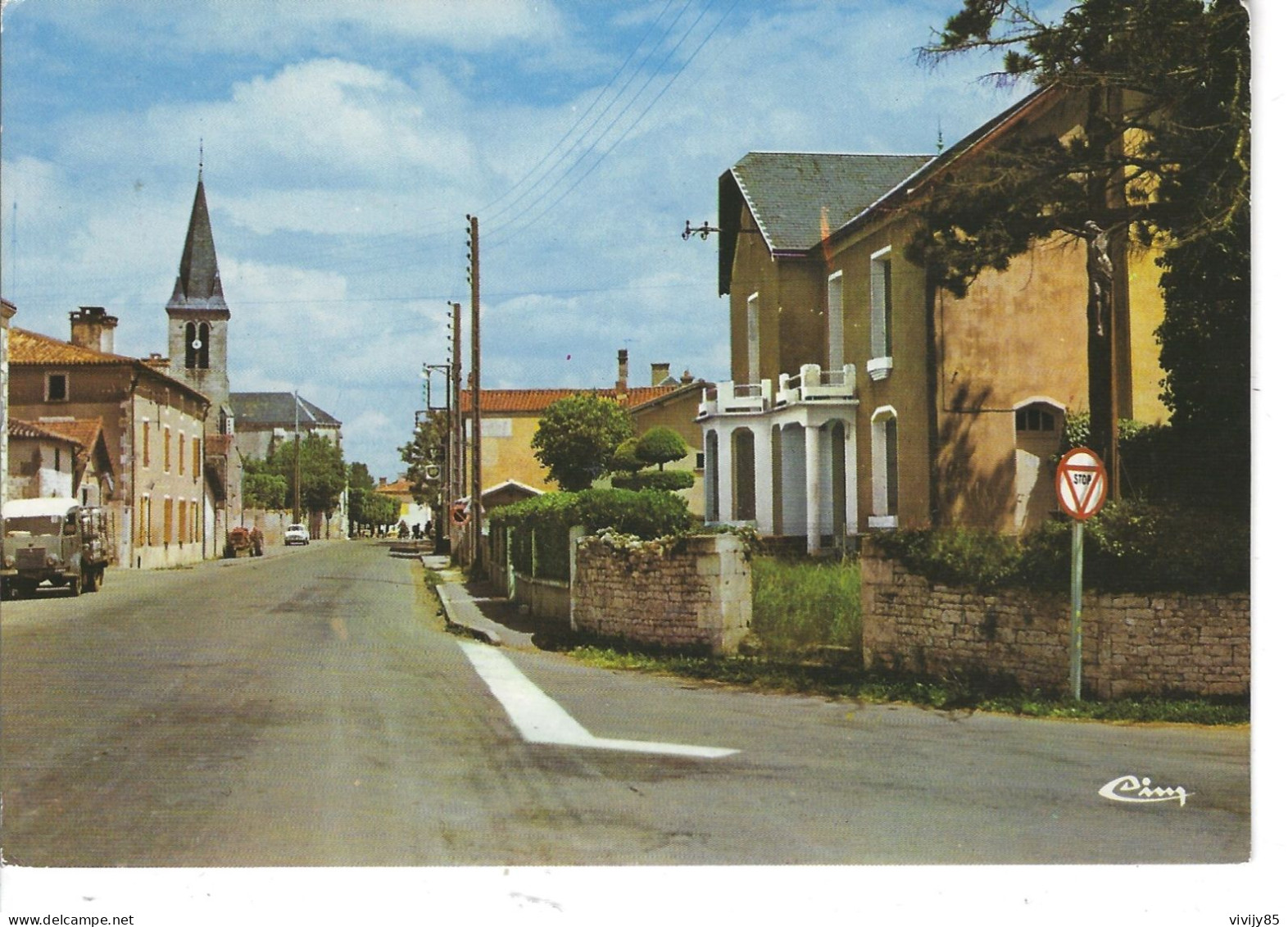 79 - BRIOUX SUR BOUTONNE - T.Belle Vue Couleur De La Route De ROYAN ( Camion , Tracteur ) - Brioux Sur Boutonne