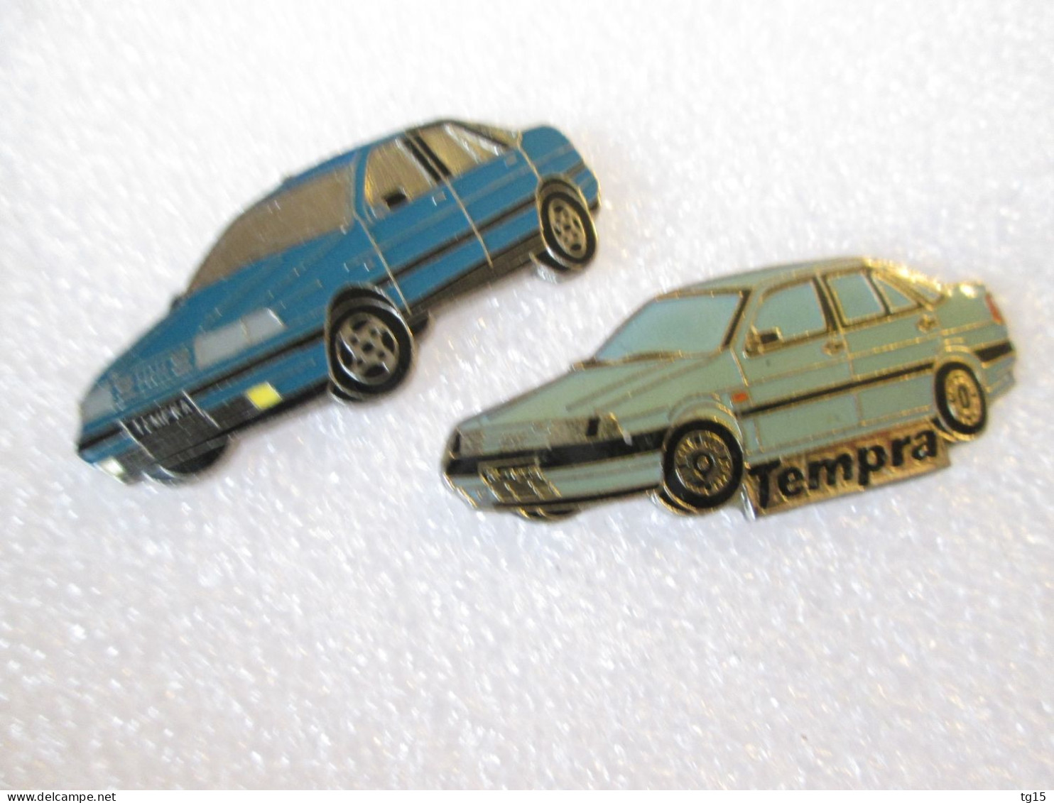 PIN'S     LOT  2  FIAT  TEMPRA - Fiat