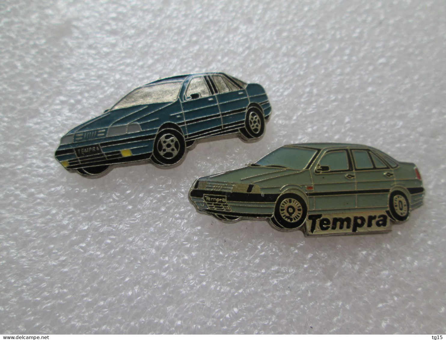 PIN'S     LOT  2  FIAT  TEMPRA - Fiat