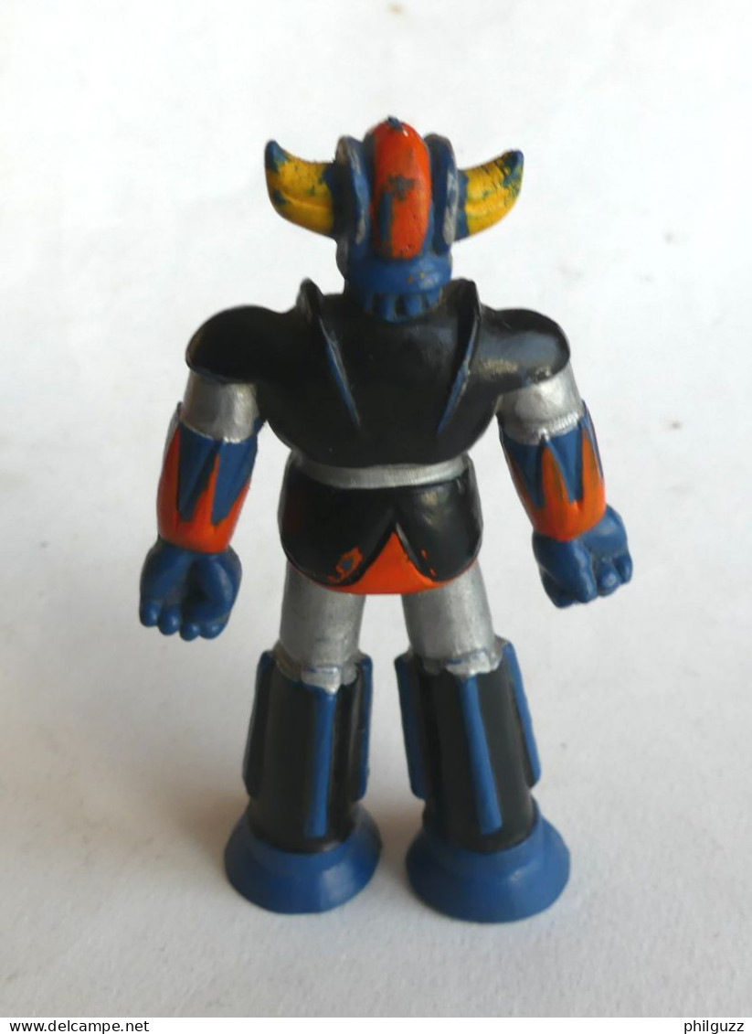 FIGURINE - GOLDORAK  - FABIANPLASTICA 1978 - Variante PIEDS Bleus - Goldorak