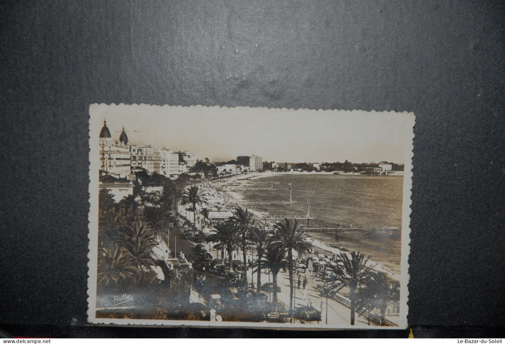 CP, 06, CANNES - Promenade De La CROISETTE Et Les Grands HOTELS. - Leven In De Oude Stad