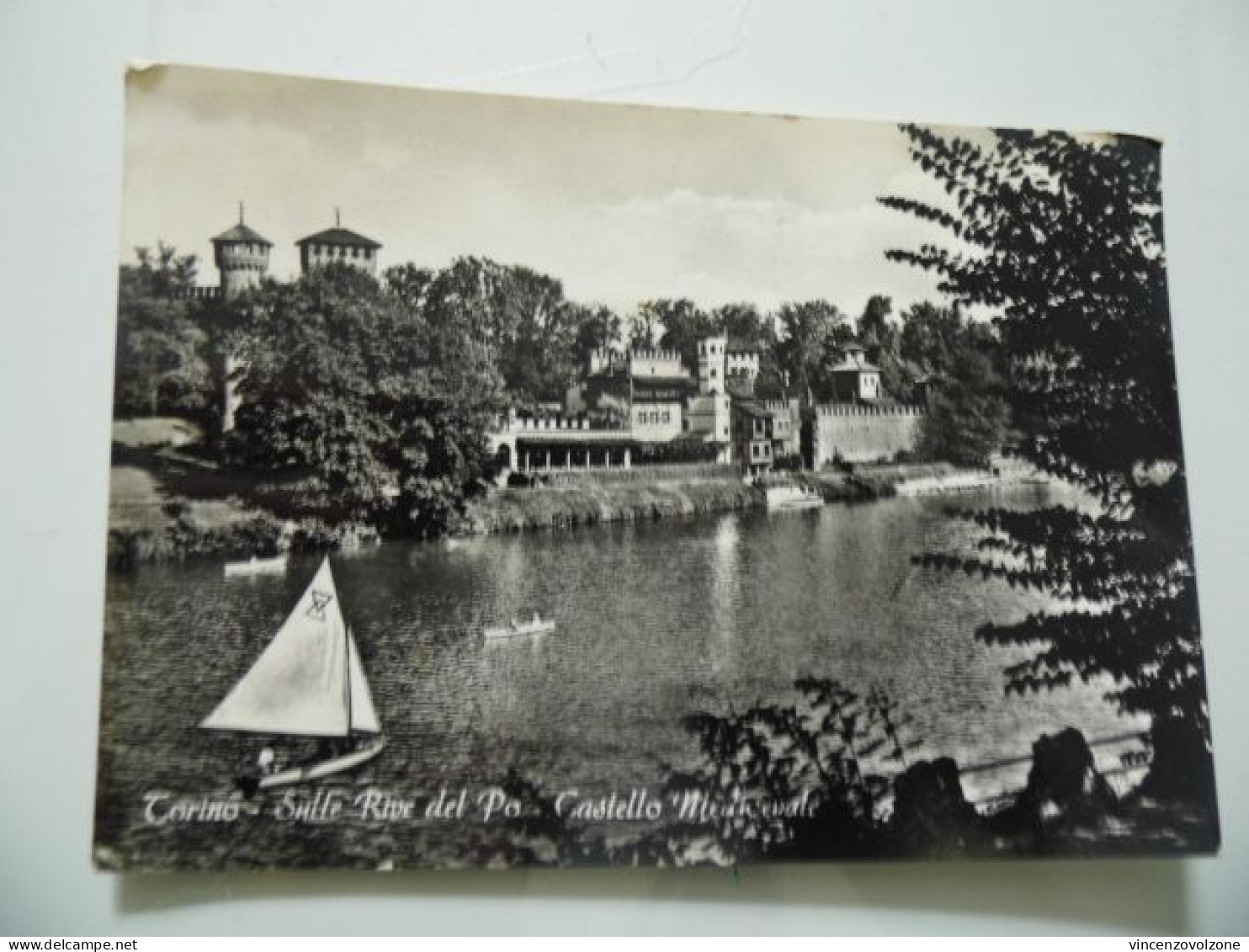 Cartolina Viaggiata "TORINO Sulle Rive Del Po - Castello Medioevale" 1954 - Fiume Po