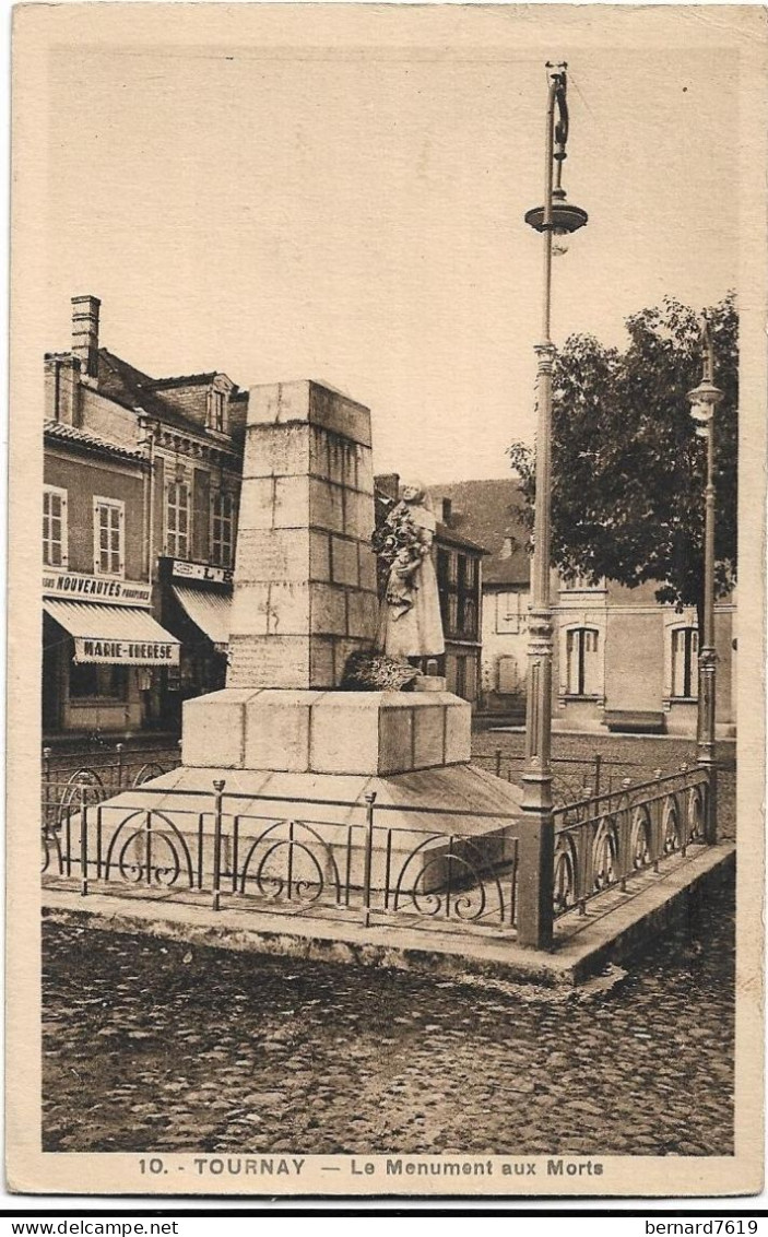 65 Tournay - Le Monument Aux Morts - Tournay