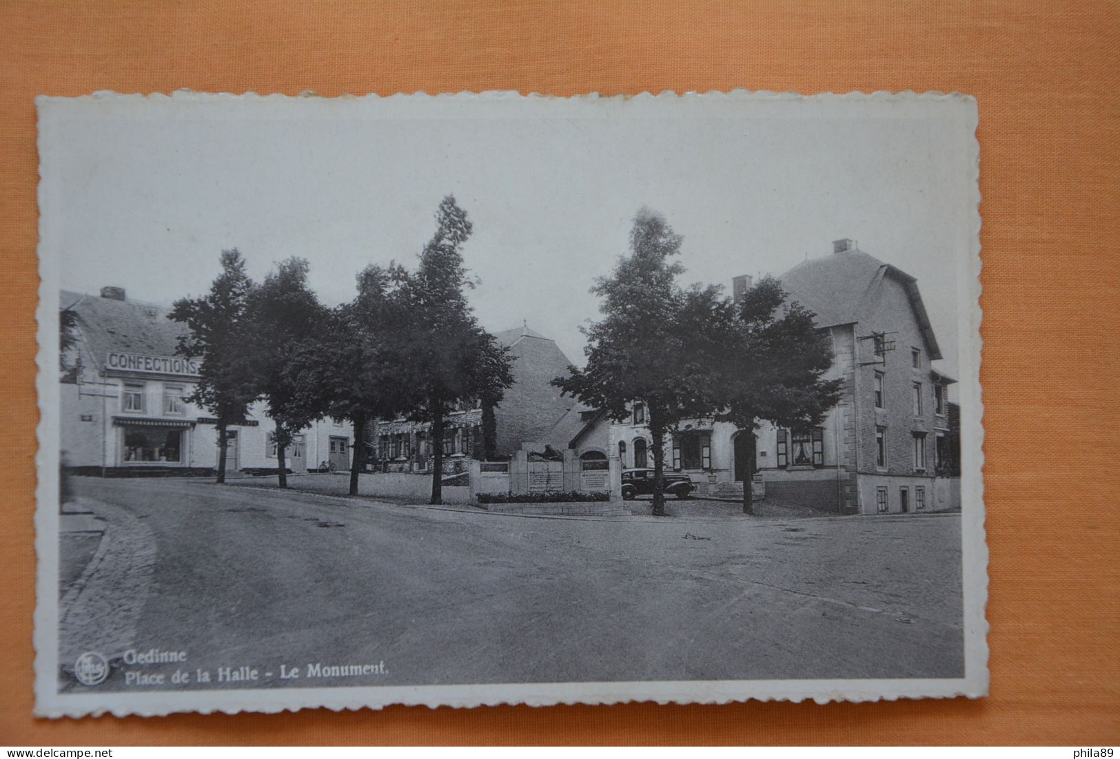 GEDINNE-place De La Halle-le Monument - Gedinne