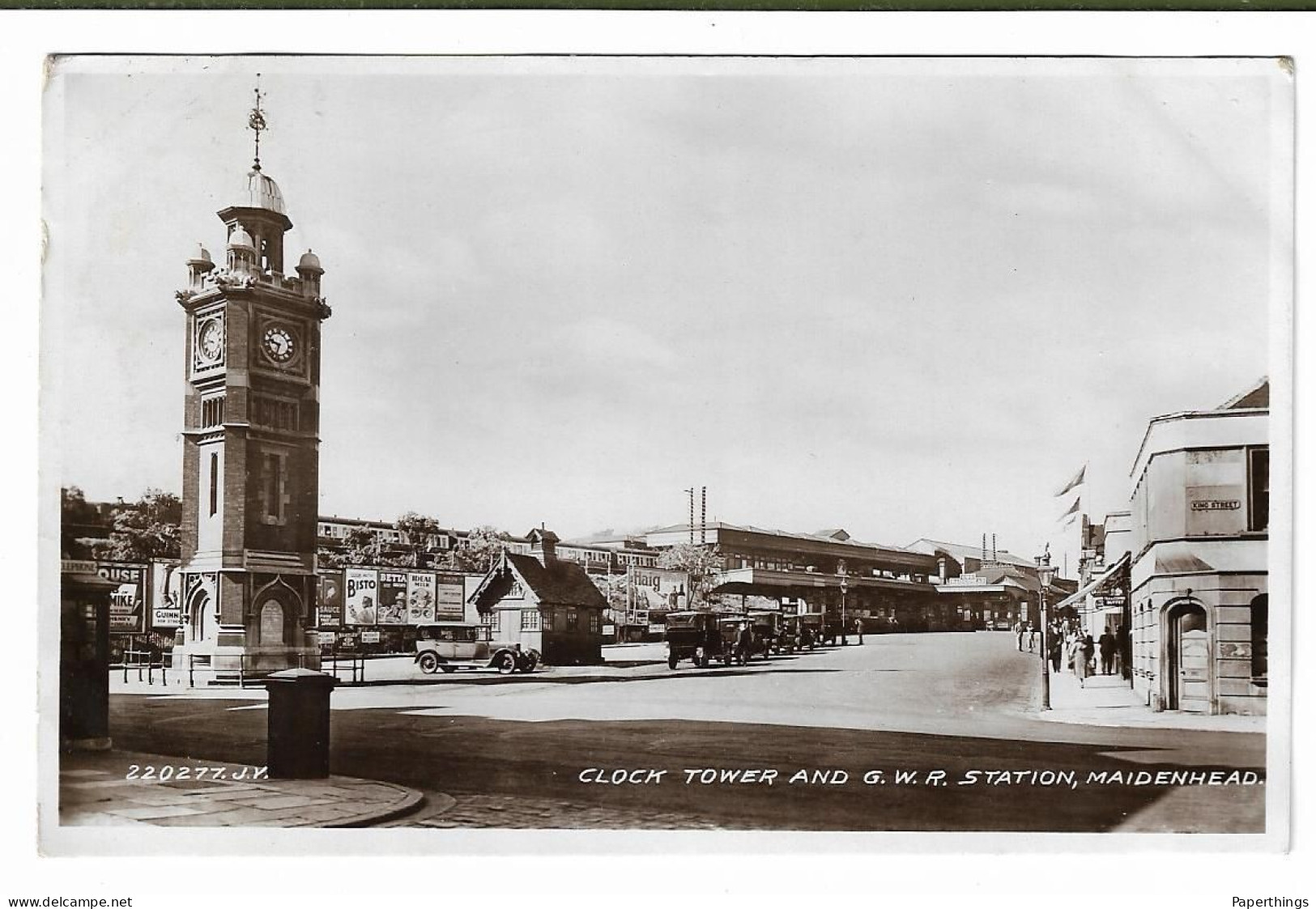 Real Photo Postcard, Berkshire, Windsor, Maidenhead, Great Western Railway Station, Cars, Street, Road. - Windsor