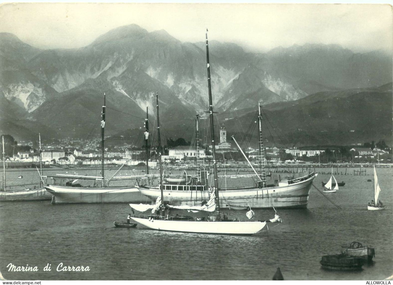 21110 "MARINA DI CARRARA " VISTA DAL MARE-BARCHE-VERA FOTO-CARTOLINA POSTALE SPED.1964 - Carrara