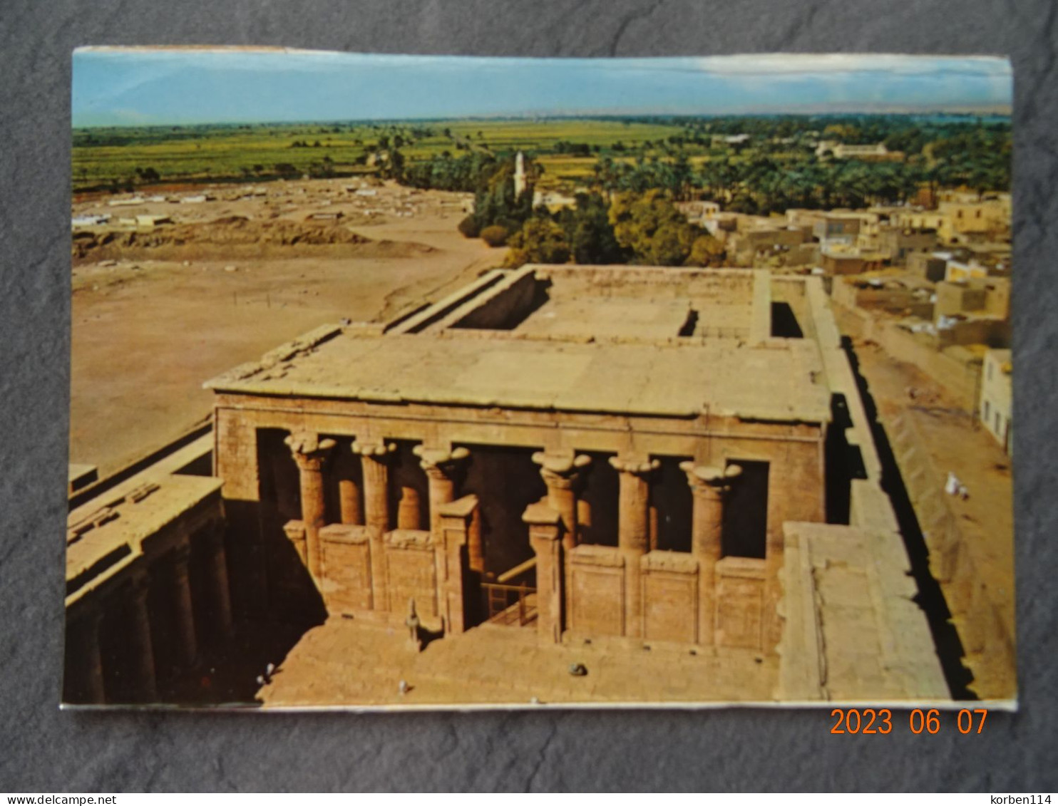 THE TEMPLE SEEN FROM THE PYLON - Musées