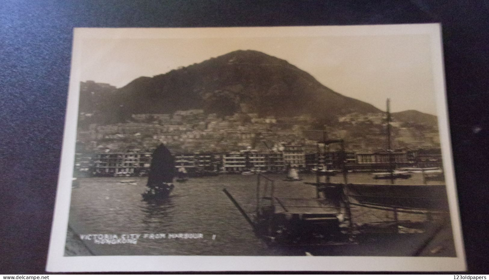 CARTE PHOTO Chine Hong Kong Harbour & Victoria City FROM HARBOUR - Cina (Hong Kong)