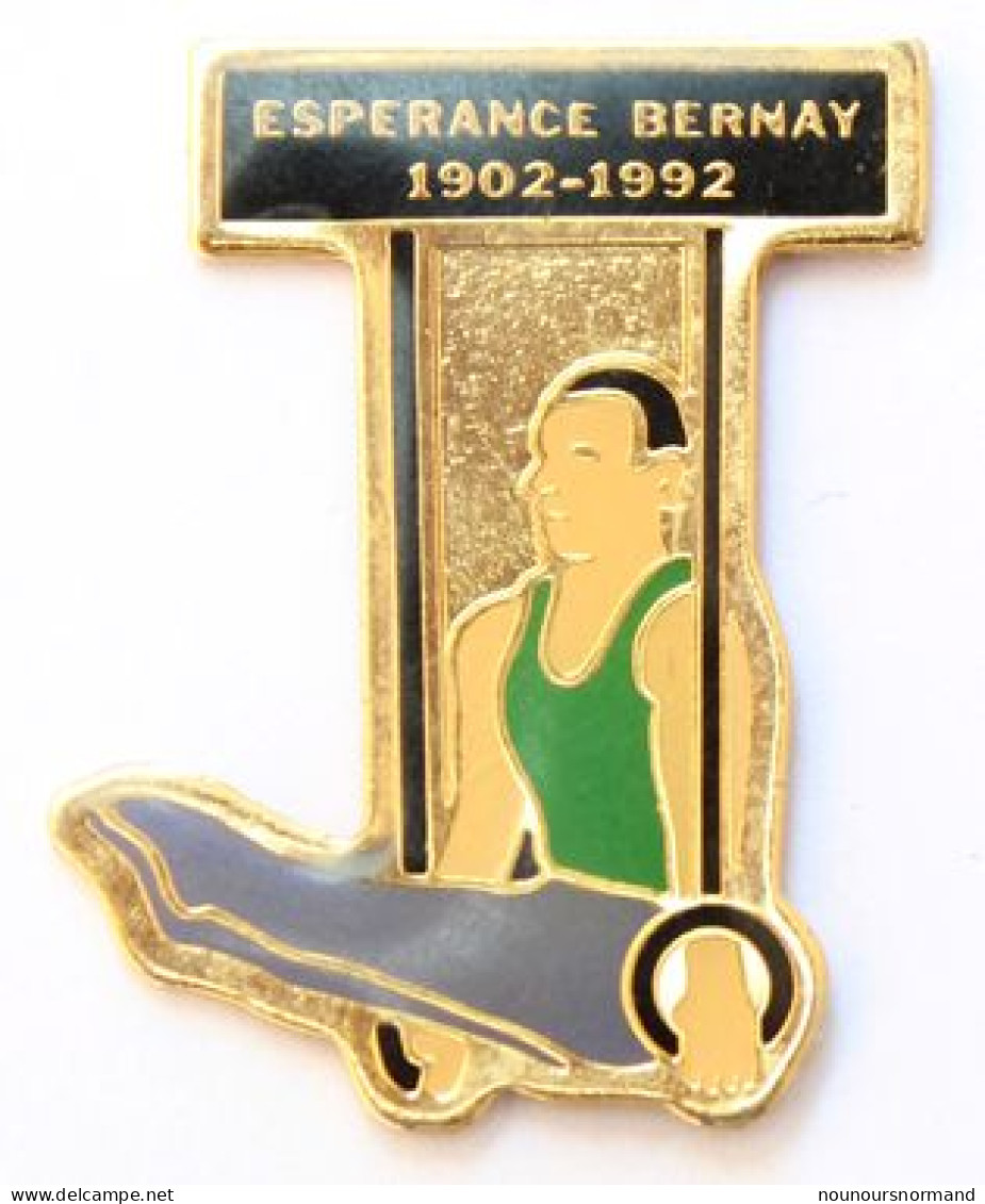 Pin's Bernay (27) - ESPERANCE BERNAY - 1902 1992 - Gymnaste Aux Anneaux - M322 - Gymnastik