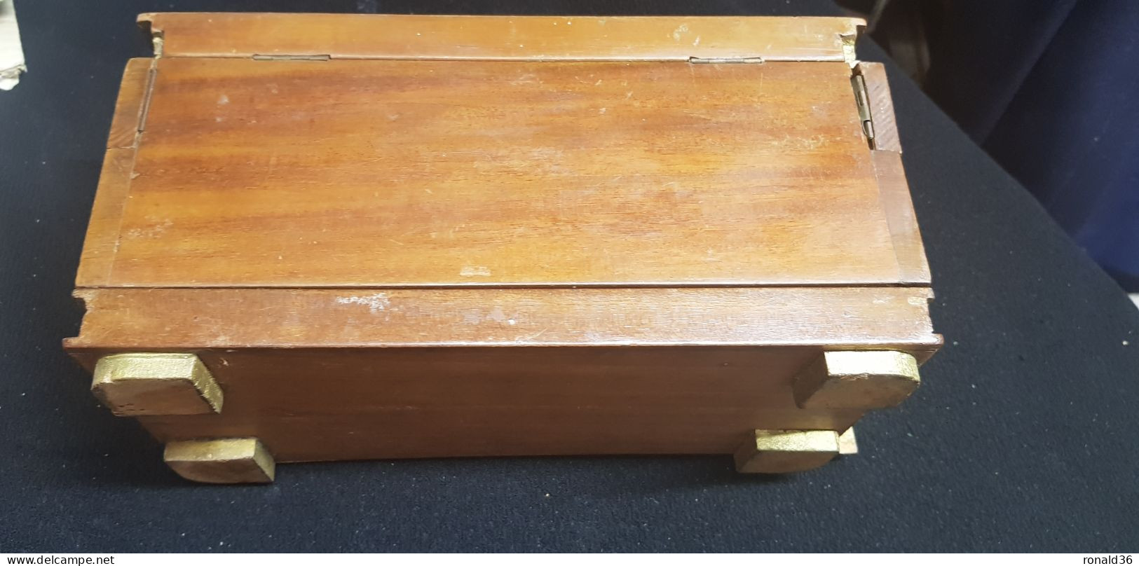 BOITE a BIJOUX en bois à système de glissière  CARTE compartiments Antilles MARTINIQUE St Pierre  forme de livre miroir