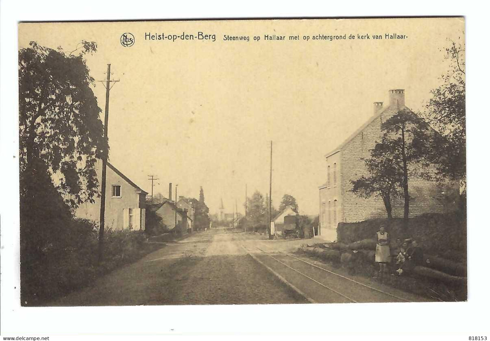 Heist-op-den-Berg    Steenweg Op Hallaar Met Op De Achtergrond De Kerk Van Hallaar - Heist-op-den-Berg