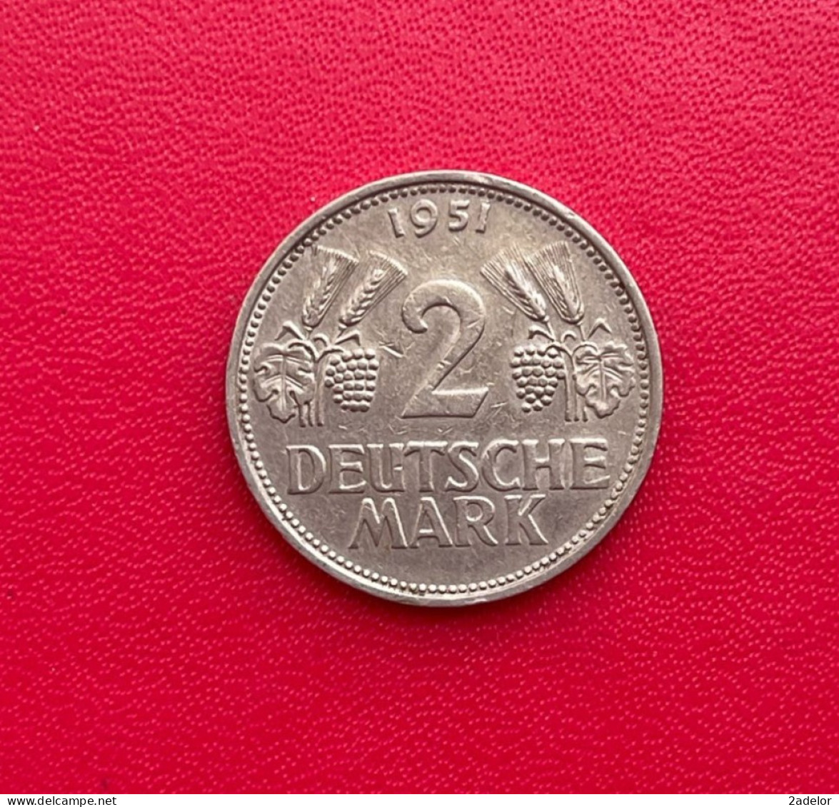 Belle Monnaie D'ALLEMAGNE 2 Mark Aigle 1951, "au Raisin". Etat TTB - 2 Mark