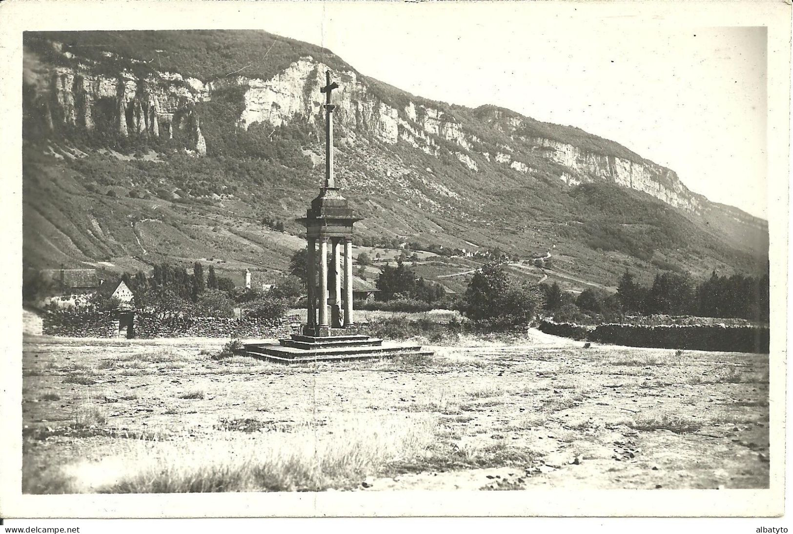 Calvaire Croix De Chemin Crucifix VILLEBOIS AIN L'OCTAVE Religion Catholique Carte Postale De 1951 - Monuments