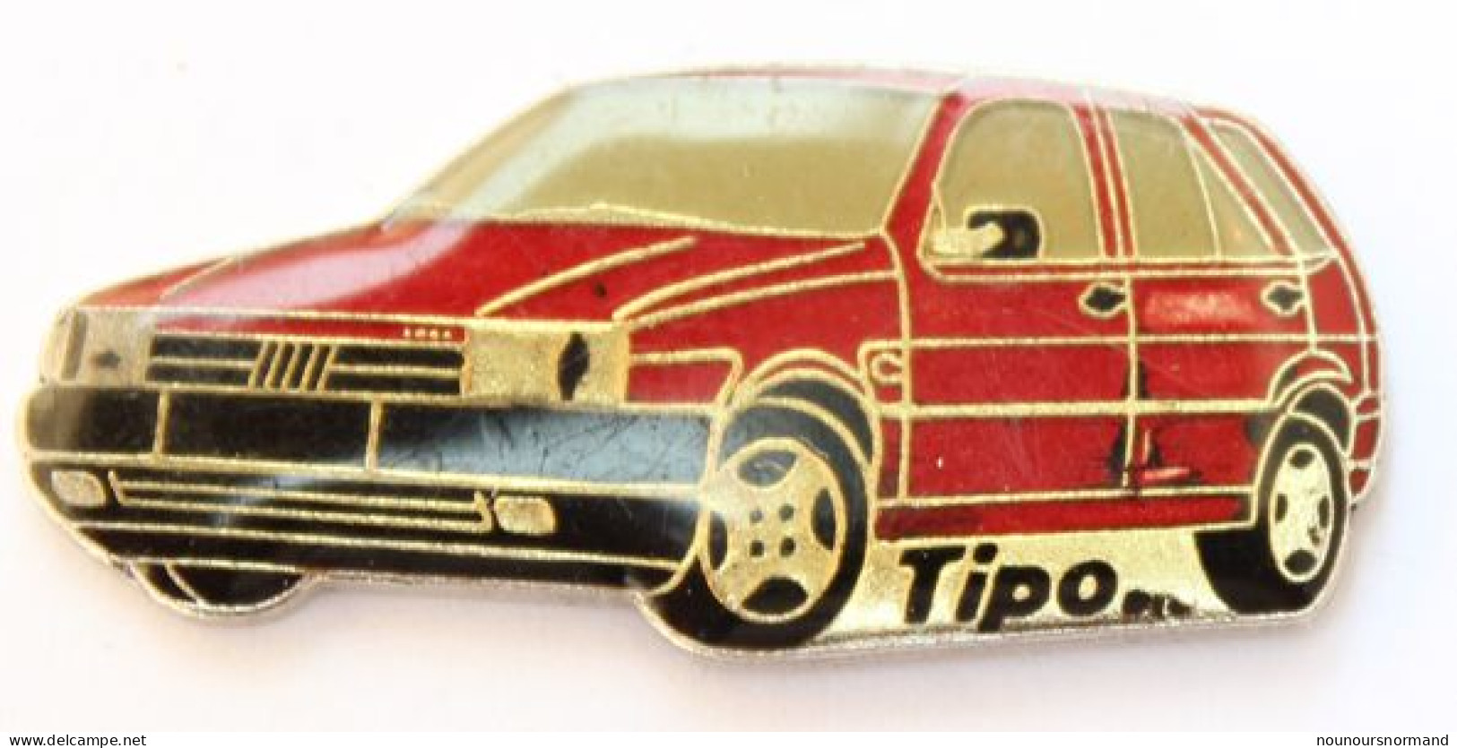 Pin's FIAT TIPO Rouge - M365 - Fiat