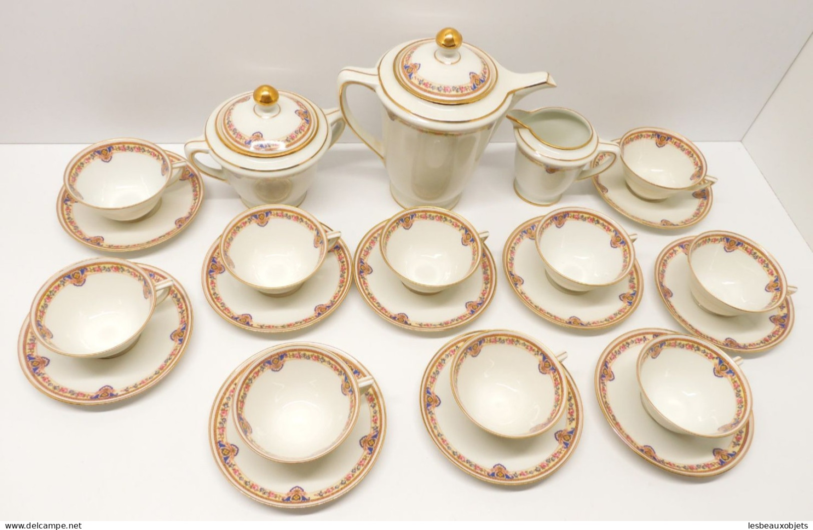 - JOLI SERVICE A CAFE ART DECO PORCELAINE LIMOGES 10 TASSES CAFETIERE SUCRIER  E - Limoges (FRA)