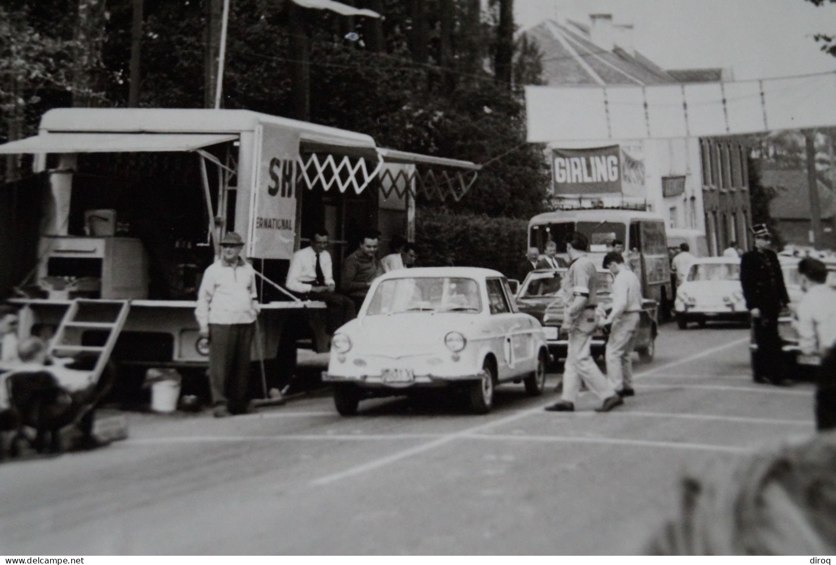 RARE, Photo Ancienne,voiture Ancienne Sur Circuit,originale, 13 Cm. Sur 9 Cm.voiture De Course. - Auto's