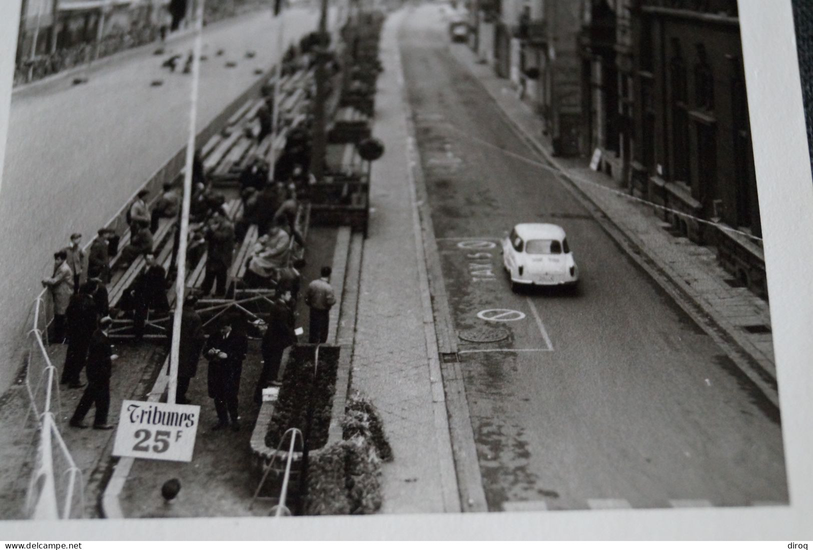 RARE, Photo Ancienne,voiture Ancienne Sur Circuit,originale, 13 Cm. Sur 9 Cm.voiture De Course. - Auto's