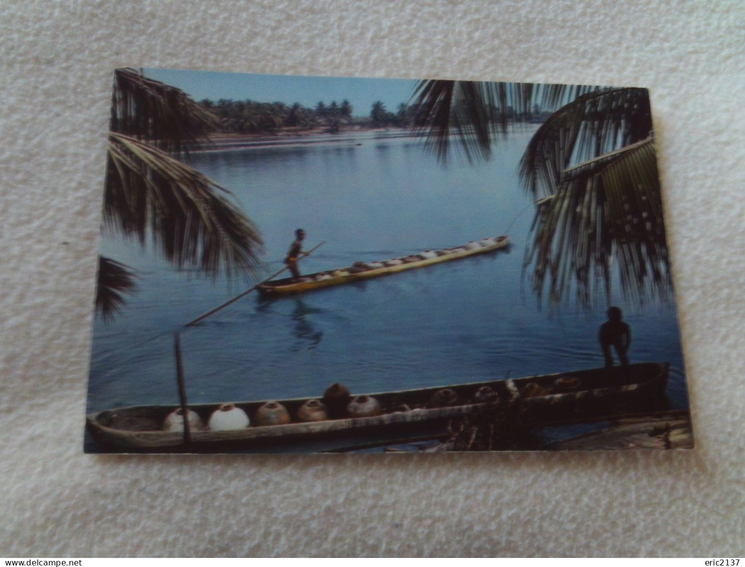 BELLE CARTE "L'AFRIQUE EN COULEURS....TRANSPORT EN PIROGUE".. - Non Classés