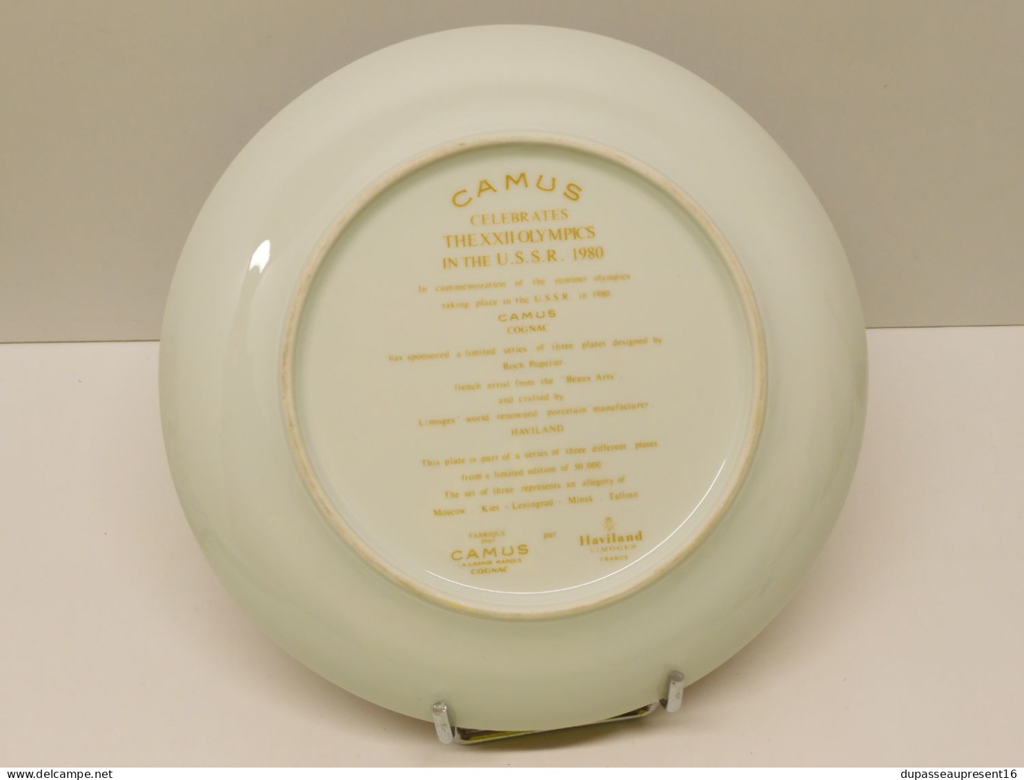 -BELLE ASSIETTE PORCELAINE LIMOGES HAVILAND JO URSS 1980 PUB COGNAC CAMUS E - Limoges (FRA)