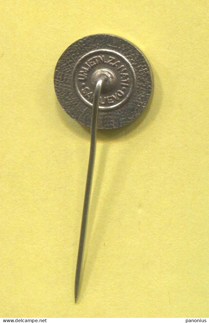 Parachutting - Championship Of  Yugoslavia Sarajevo, Vintage Pin Badge Abzeichen - Parachutting