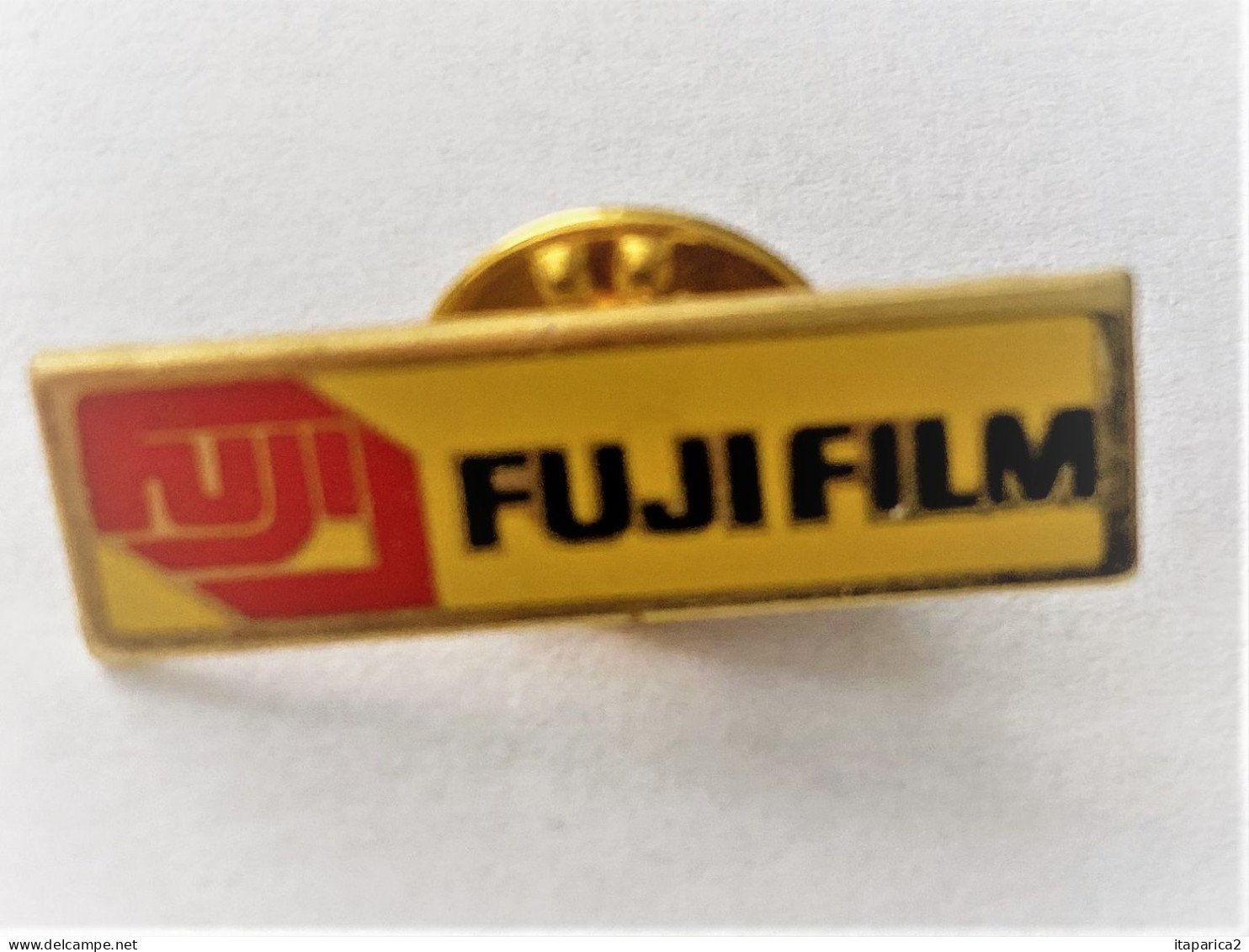 PINS PHOTOGRAPHIE  FUJIFILM LOGO /33NAT - Photographie