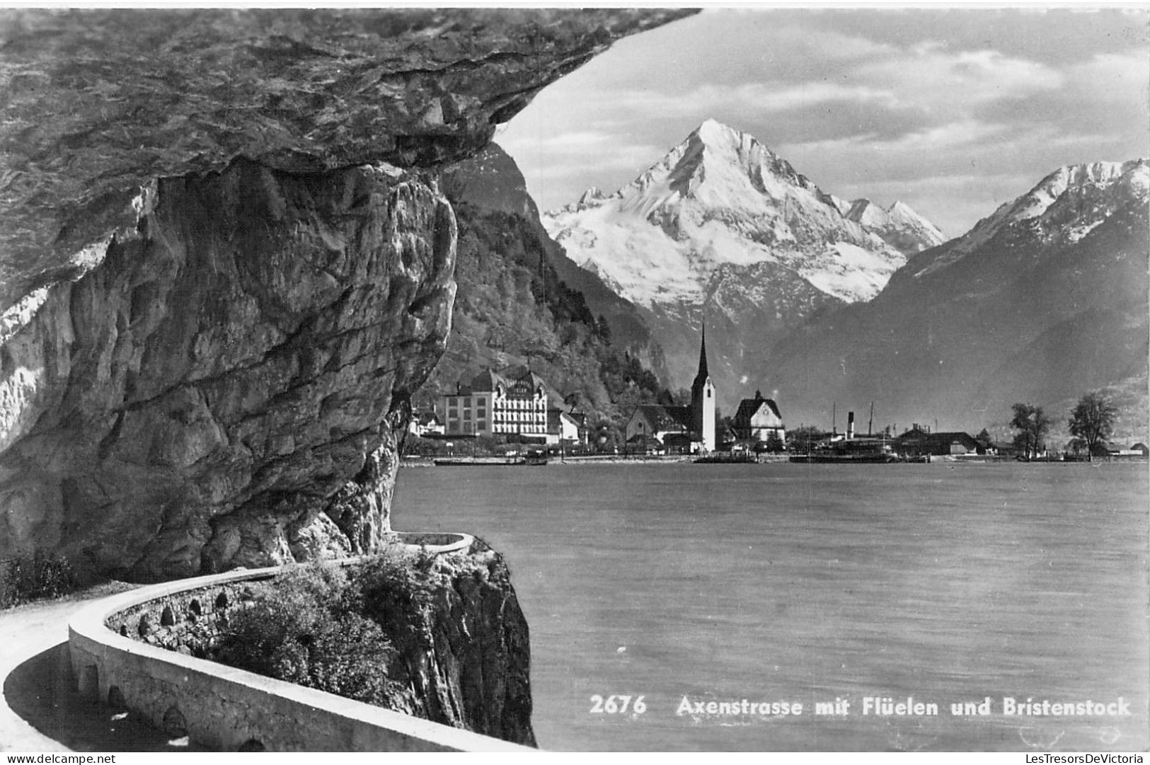 SUISSE - Axenstrasse Mit Fluelen Und Bristenstock - Carte Postale Ancienne - Flüelen