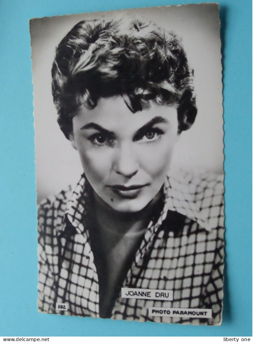 JOANNE DRU ( See / Voir SCANS ) Format +/- 9 X 13,5 Cm. ( Edit. P.I. / Paramount ) ! - Otros & Sin Clasificación