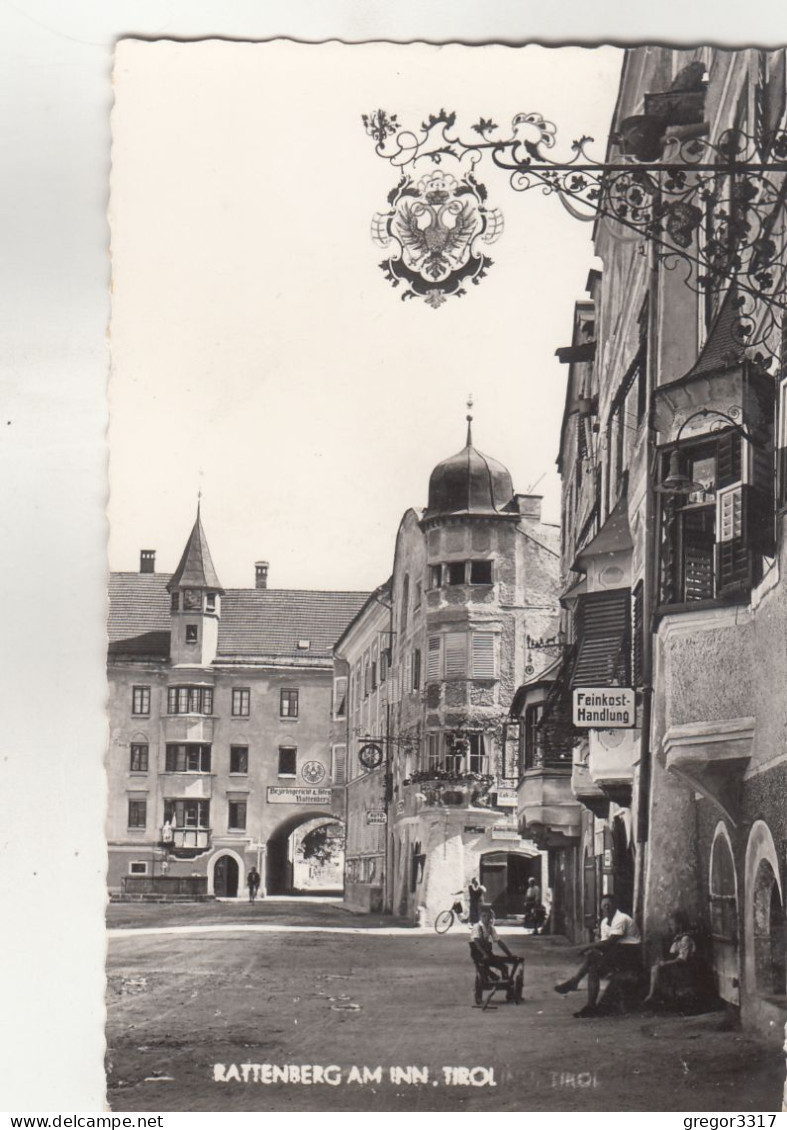 C9944) RATTENBERG Am INN - Tirol - Kind Mit Holzwagen - Haus Details U. Feinkost Handlung S/W ALT - Rattenberg